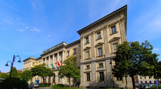 Provincial authority building