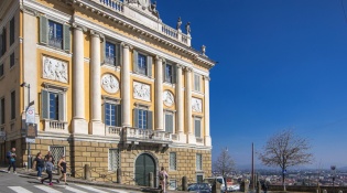 Palazzo Medolago Albani [Medolago Albani Palast]