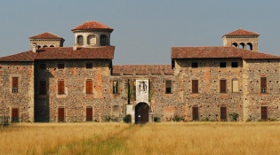 Colleoni Martinengo Castle in Cavernago