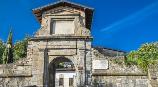 Городские ворота Порта Сан-Лоренцо или Гарибальди