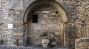 La fontaine de la Porta Dipinta
