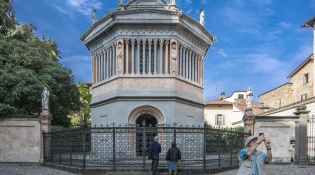 Battistero (Baptistery)